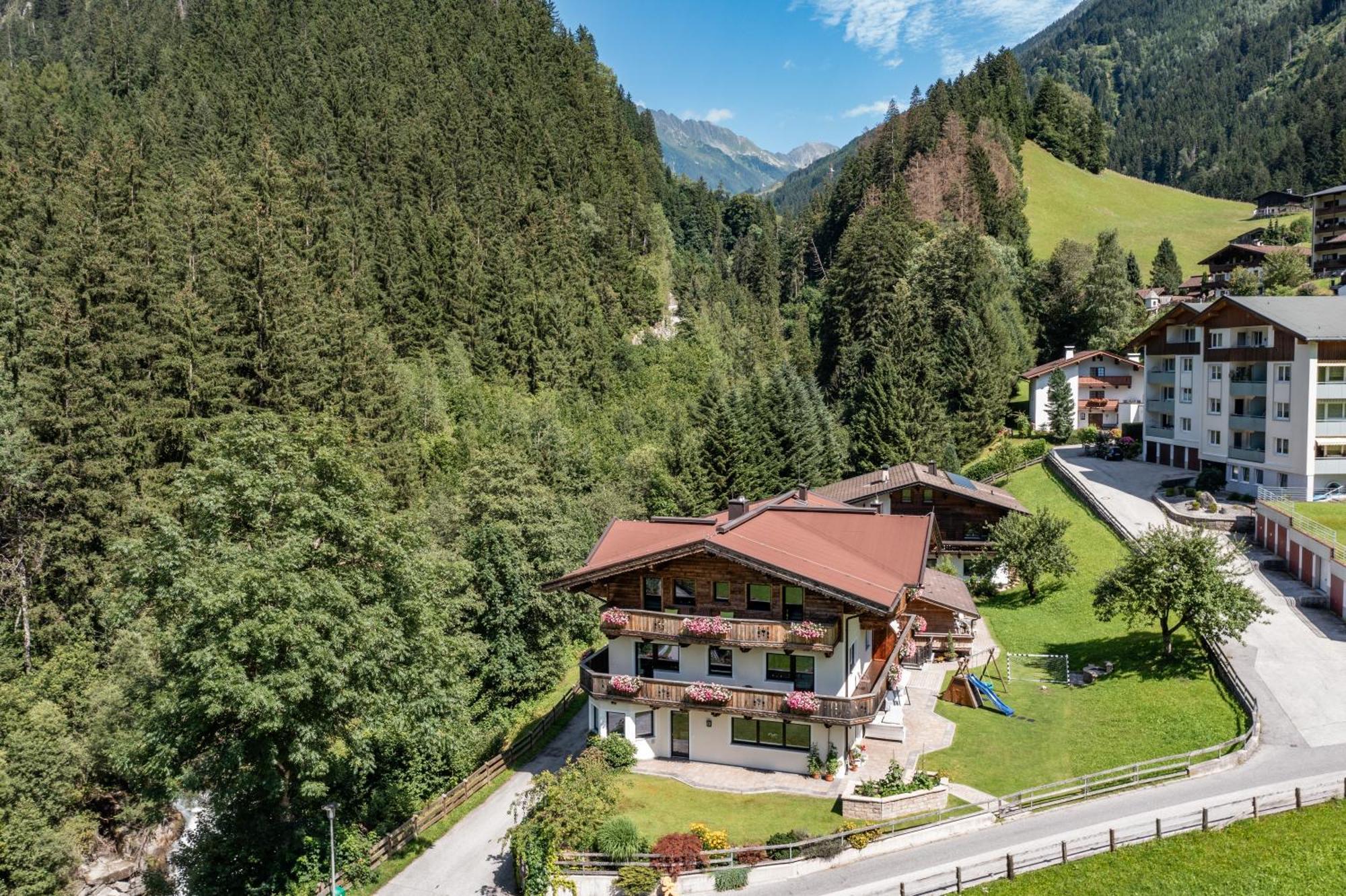Landhaus Ifangl Mayrhofen Exteriör bild