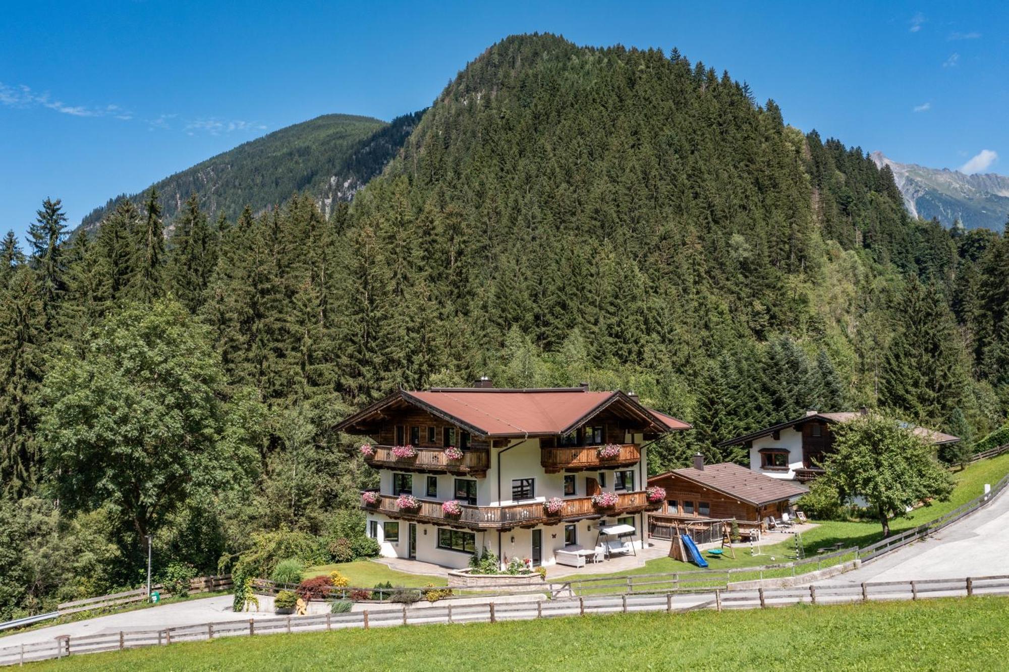 Landhaus Ifangl Mayrhofen Exteriör bild